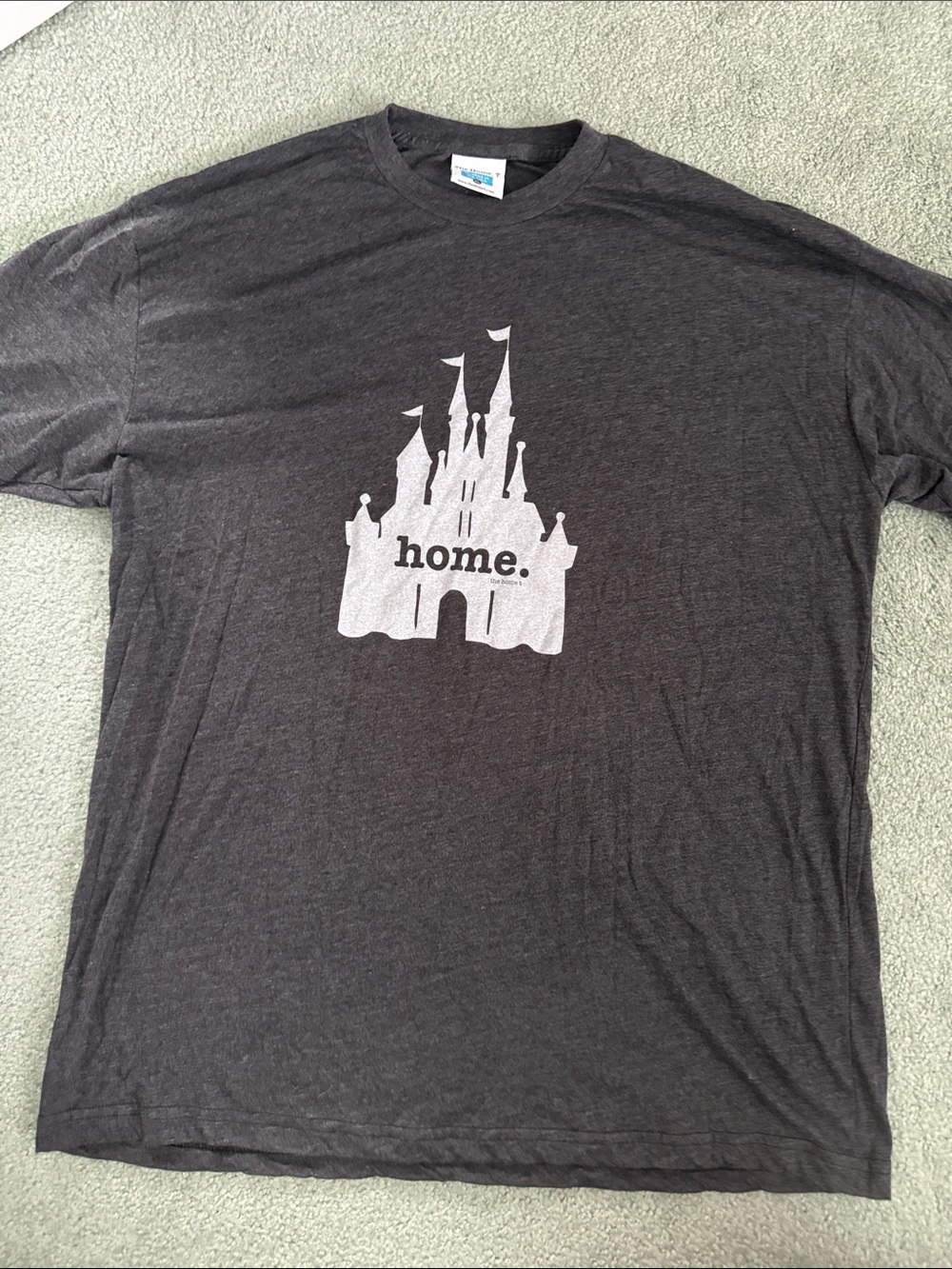 Gray Walt Disney world castle 'home.' Castle Graphic Short Sleeve Tee size xl